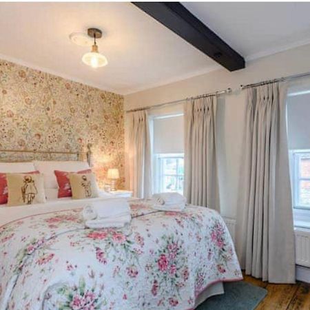 West Cottage. Central, Beautiful, 2 Mins To Beach. 克罗默 外观 照片
